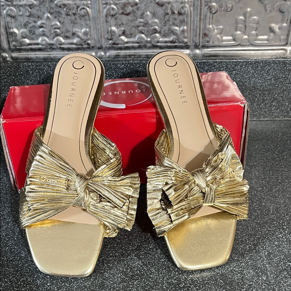Journee Collection Gold Bow Slide Flats